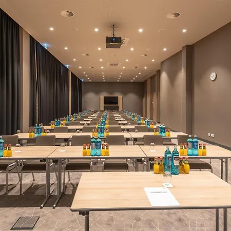 Отель Holiday Inn Frankfurt Airport By Ihg