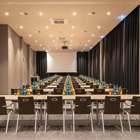 Holiday Inn Frankfurt Airport By Ihg Отель