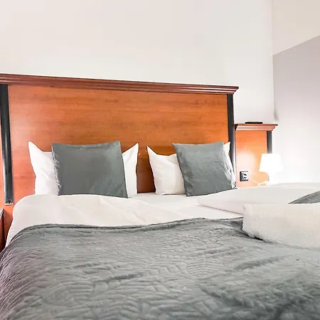 Hotel West 3*