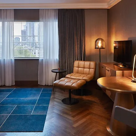Отель Hilton Frankfurt Centre 5*