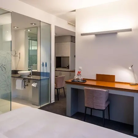 Doubletree By Hilton Frankfurt Niederrad מלון 4*