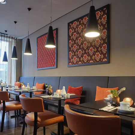 Aparthotel Adina Frankfurt Neue Oper 4*