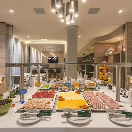 Hampton By Hilton Frankfurt Airport מלון פרנקפורט