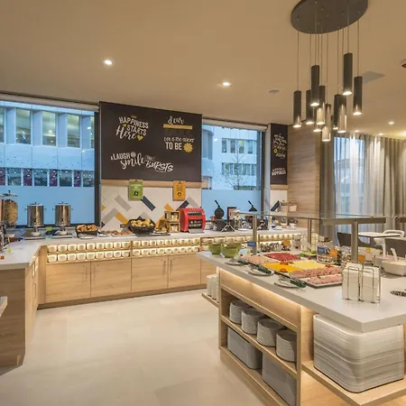 מלון Hampton By Hilton Frankfurt Airport פרנקפורט
