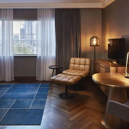Отель Hilton Frankfurt Centre 5*