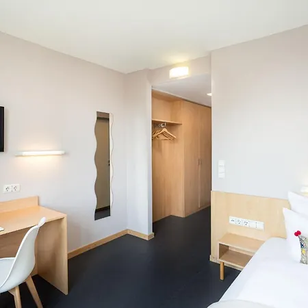 Mainhaus Stadthotel Frankfurt Otel 4*