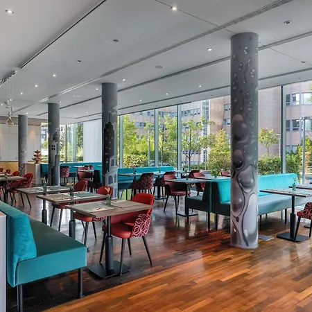 מלון Doubletree By Hilton Frankfurt Niederrad פרנקפורט