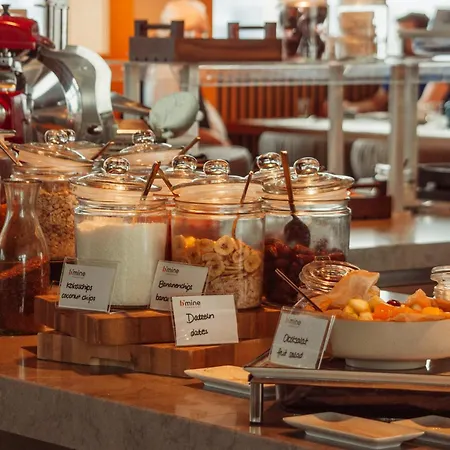 B'mine Frankfurt Airport Отель 4*