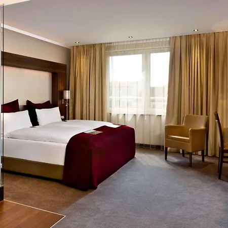 מלון Flemings Frankfurt Main-riverside 4*