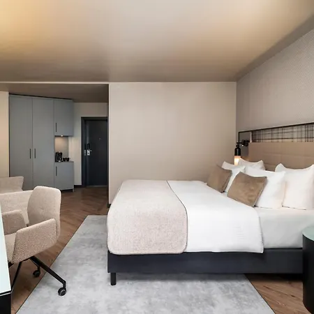Otel Leonardo Royal Frankfurt 4*