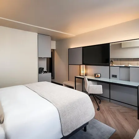 Otel Leonardo Royal Frankfurt 4*