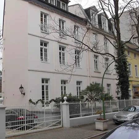 Dirazi & Gmbh Aparthotel Frankfurt am Main