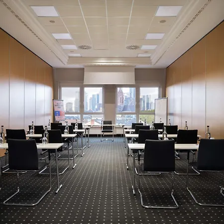 מלון Flemings Frankfurt Main-riverside 4*