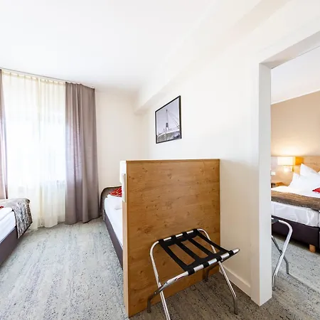 Otel Maingau