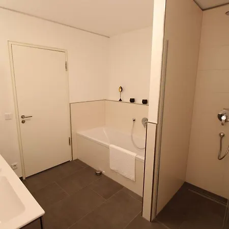 Apartment Close To Fair, Main Station And Airport *