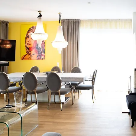 Luxus-penthouse Im Zentrum Apartment