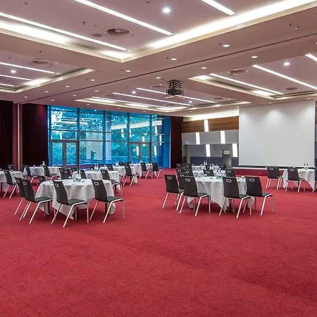 Отель Radisson Blu Frankfurt 4*