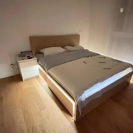 Frankfurt Messe Single Privatunterkunft *