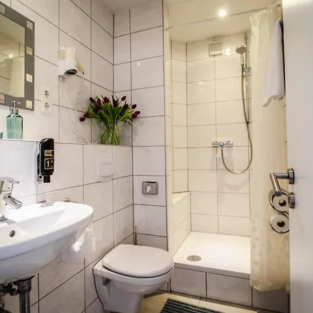 Ento Hotelwestend מלון