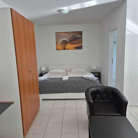 Seckbach Guest house Frankfurt am Main