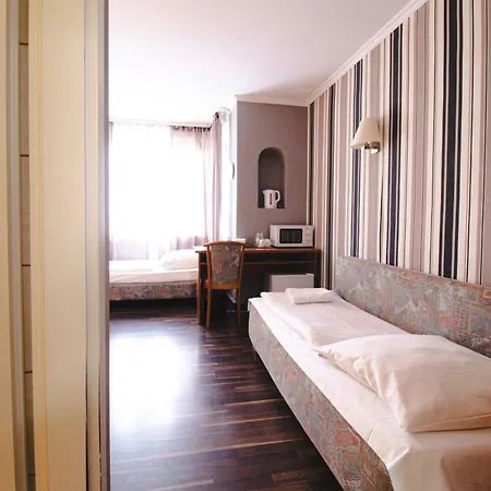 Ento Hotelwestend 5* פרנקפורט