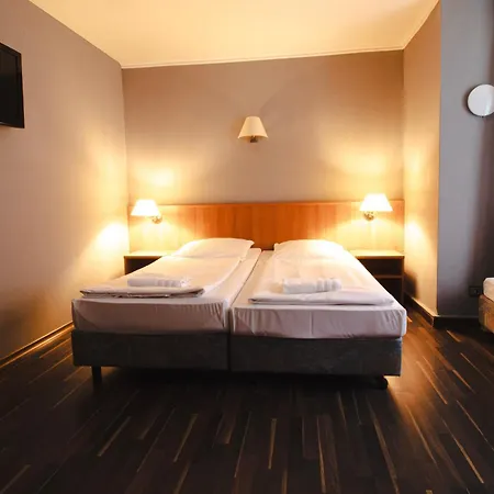 Ento Hotelwestend מלון