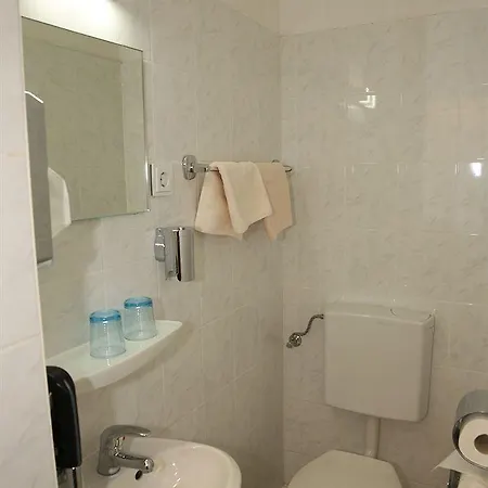 Hotel Muenchner Hof 3*