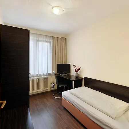 Hotell Fair Frankfurt - Europaallee Messe