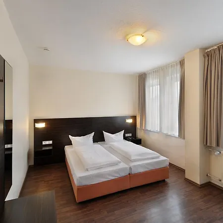 Hotell Fair Frankfurt - Europaallee Messe 3*