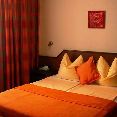 Am Dom Hotel 3*