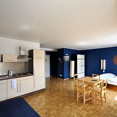 Ostello Five Elements And Capsules Frankfurt *