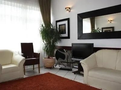 Hotel City Frankfurt 3*