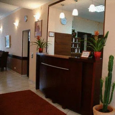 City Frankfurt Hotel 3*