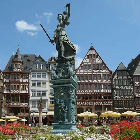 Living Frankfurt 4* Frankfurt am Main