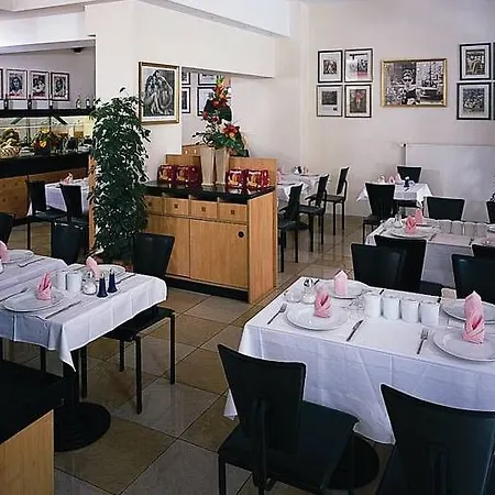 Hotel Comfort Frankfurt Station 3*
