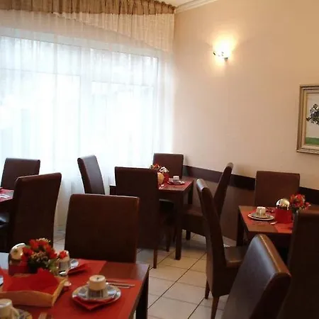 Hotel City Frankfurt 3*