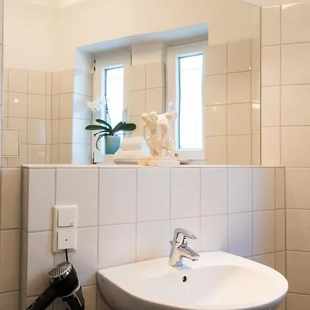 Dirazi & Gmbh Aparthotel 4*