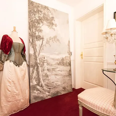 Aparthotel Dirazi & Gmbh