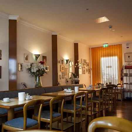Am Dom Hotel 3*