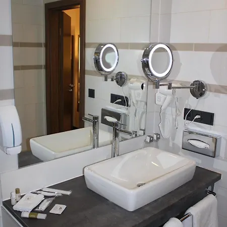 Grand Empire Hotel