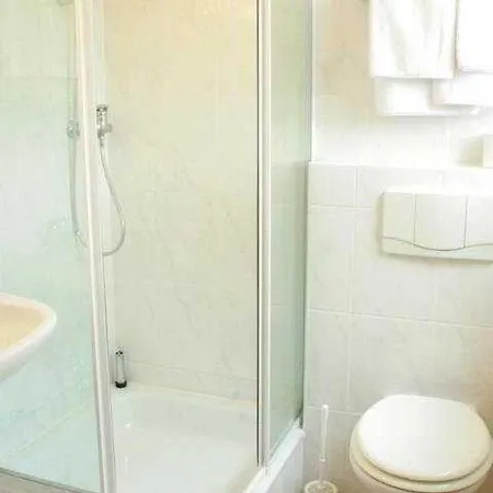 Eschborner Hof 3*