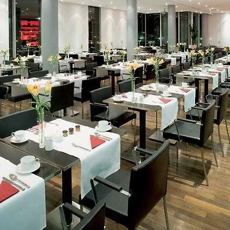 Doubletree By Hilton Frankfurt Niederrad מלון