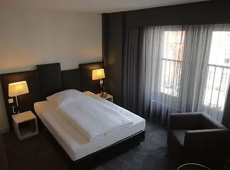 Bliss 4* Frankfurt nad Mohanem