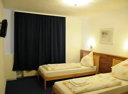 Otel Arena Am Zoo 3*