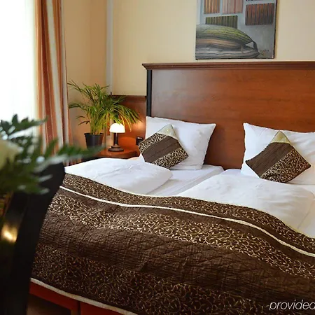 West Hotel 3*
