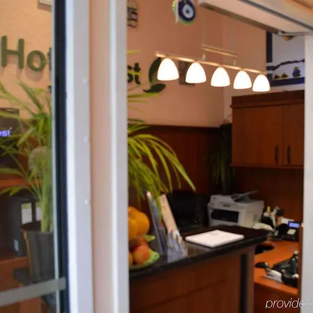 West Hotel 3*