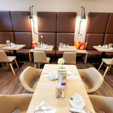 Manhattan Szálloda 4*
