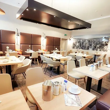 Manhattan Szálloda 4*