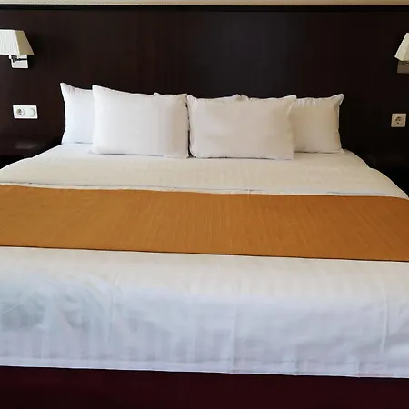 Trip Frankfurt Nordwestzentrum Отель 3*