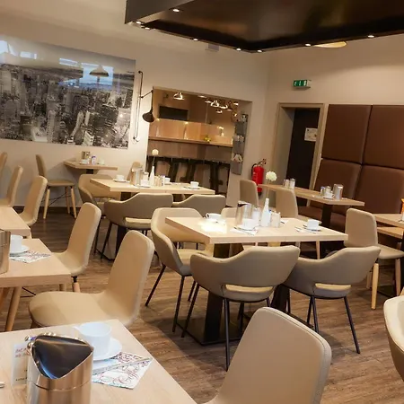 Manhattan Szálloda 4*